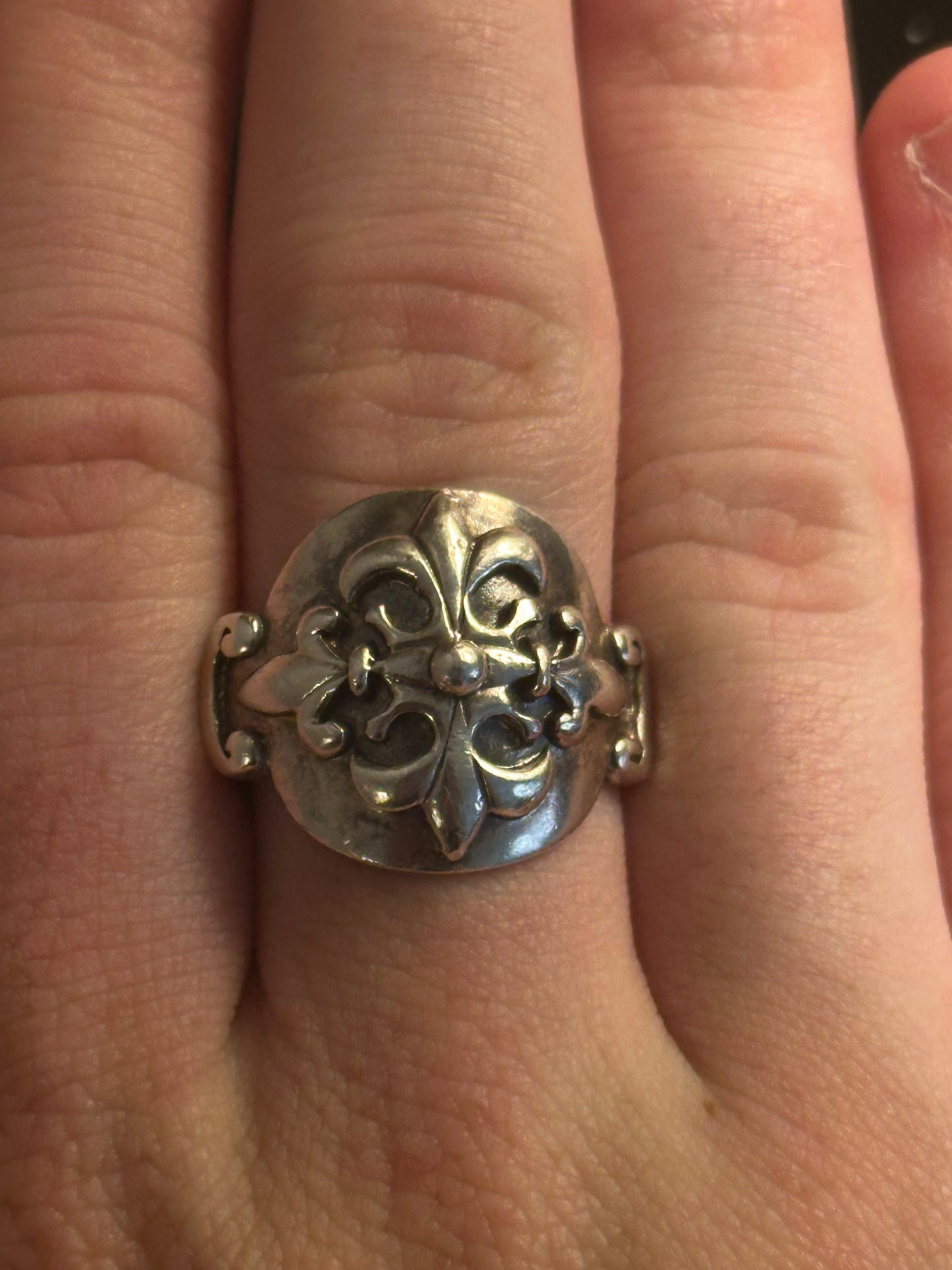 Fleur De Lis Ring